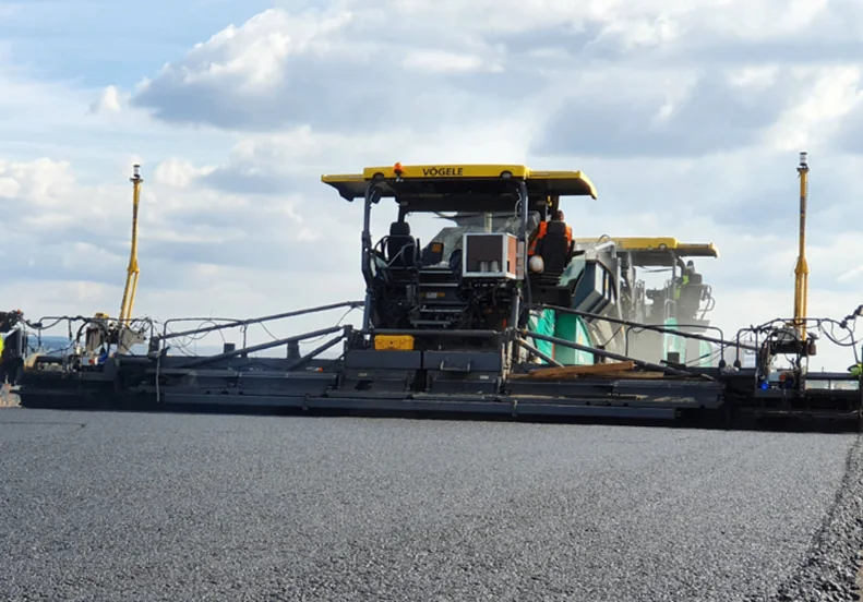 Figure 107. Dual Receivers on a Paver