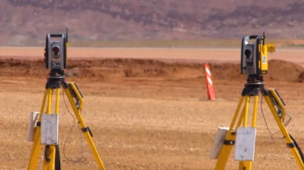 Figure 108. Universal Total Station Tracking Paver