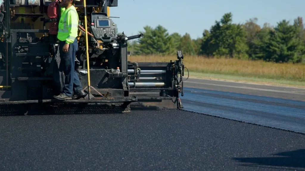 Figure 93. Extendable Screed Paver