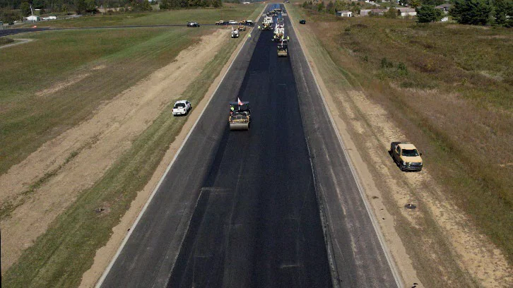 Figure 123. Longitudinal Joints on Airfield Runway